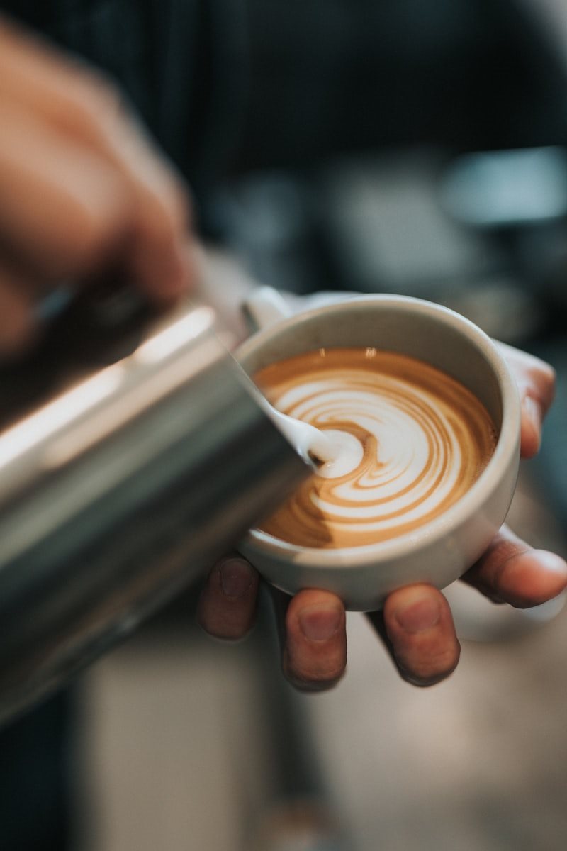 Kawa ziarnista i fusy – jak wykorzystać kawę w swoim domu?